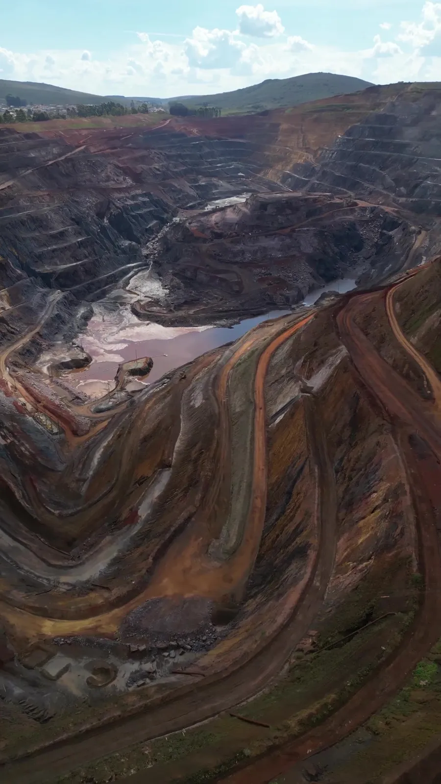 Aerial pass over the open-pit operation · Willowstick field footage (Brazil)
